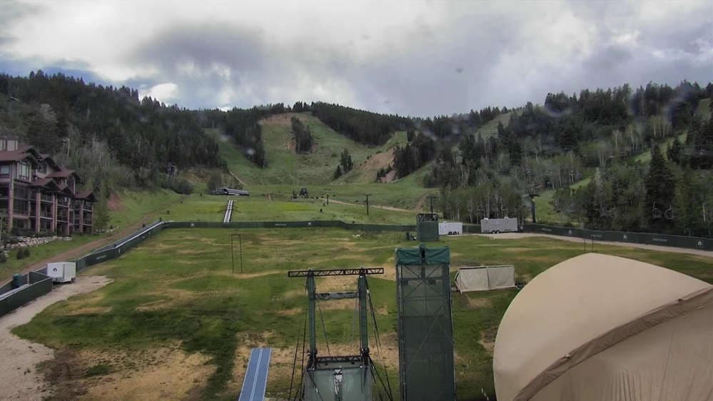 Deer Valley - Snow Park Lodge Cam