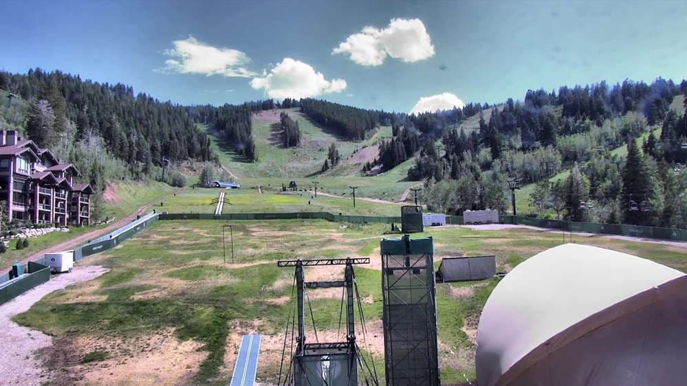 Deer Valley - Snow Park Lodge Cam