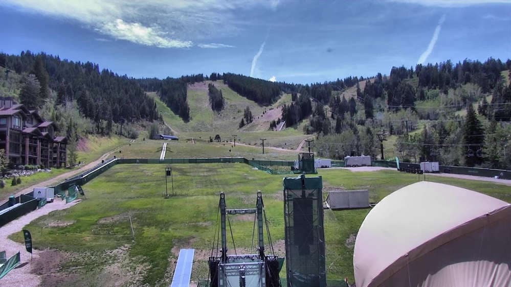 Deer Valley - Snow Park Lodge Cam