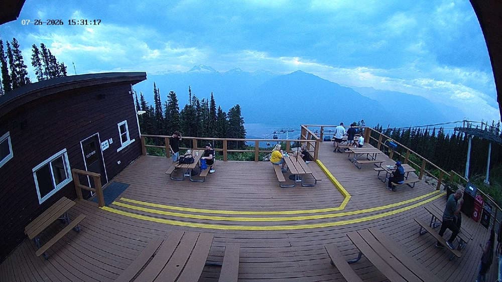 Revelstoke: Top of Upper Gondola Cam