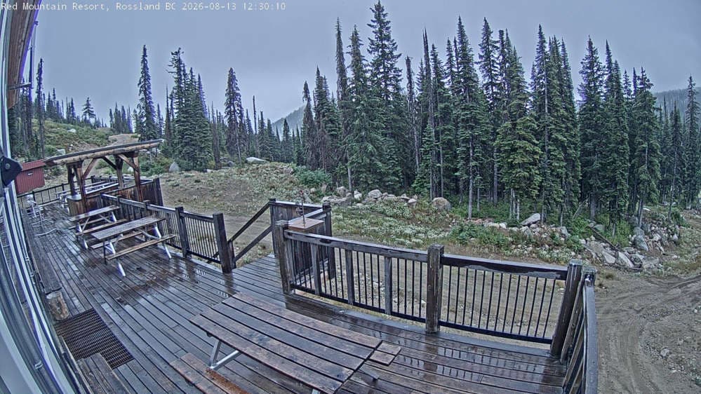 Red Resort - Paradise Lodge Deck Cam