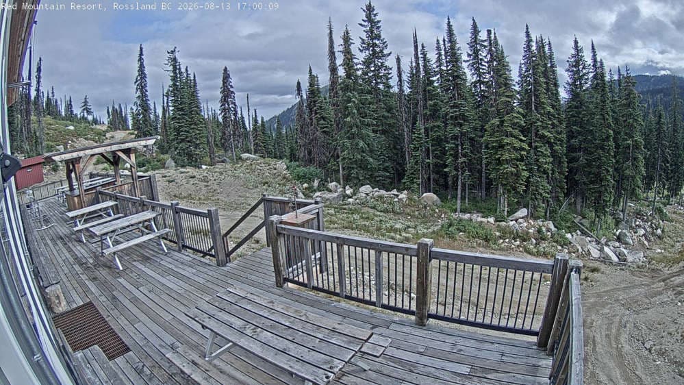 Red Resort - Paradise Lodge Deck Cam