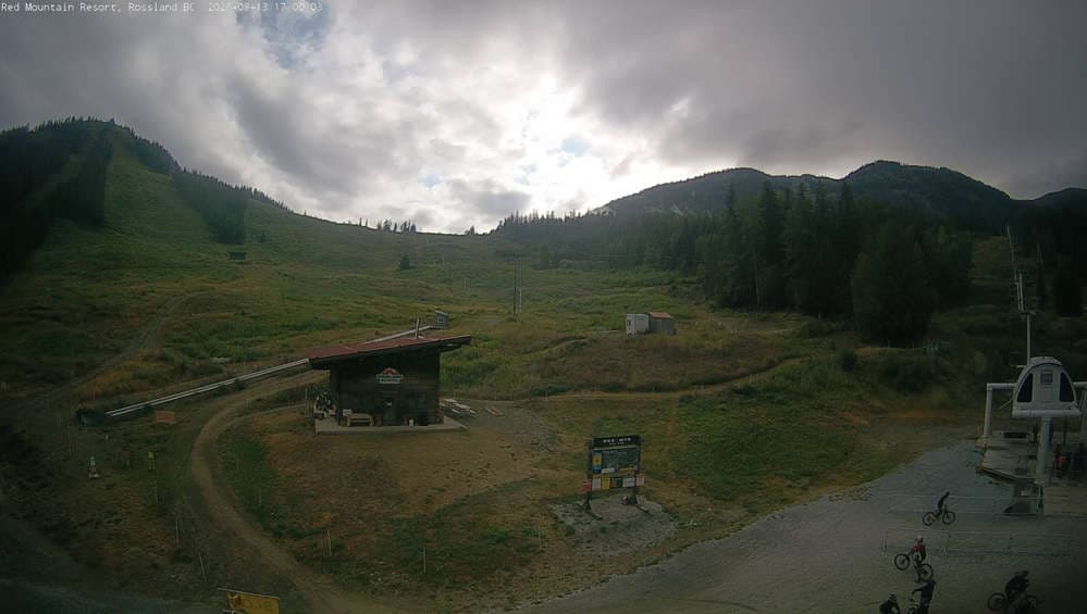 Red Resort - Base Lodge Cam