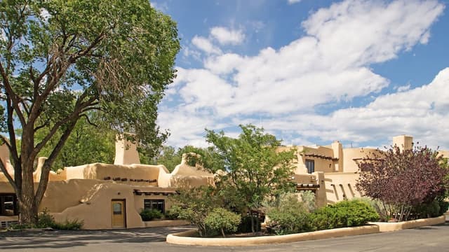 Lobby of Sagebrush Inn & Suites