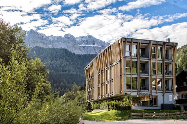 Lobby of Mountain Design Hotel Eden Selva