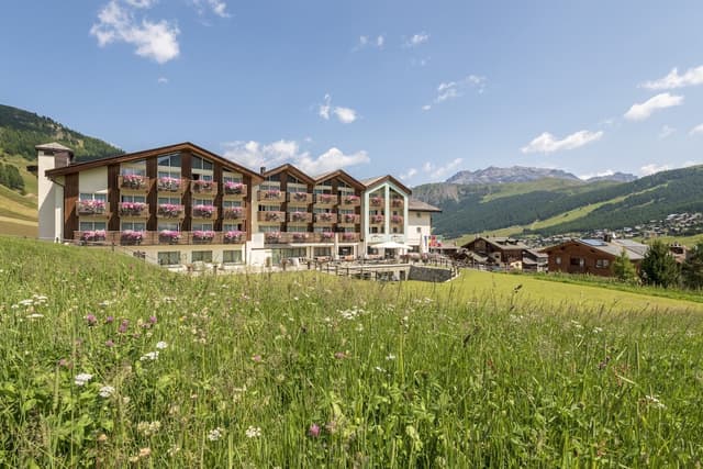 Lobby of Hotel Lac Salin Spa & Mountain Resort